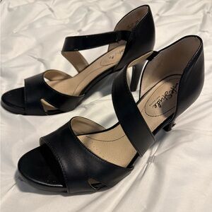 Life Stride Black Open-Toe Strappy Heels